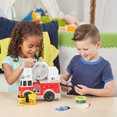 Игровой набор Пожарная машина и пластилин Play Doh Wheels Fire Truck Toy Vehicle Set E6103